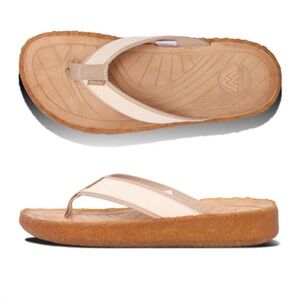 Malibu Sandals Surfrider flip flops in beige